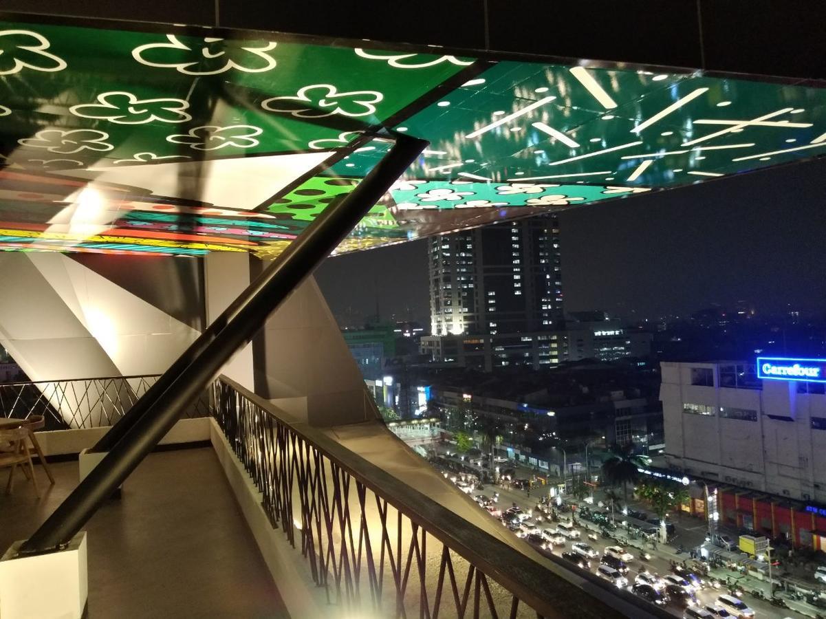 Maxone Platinum Hayam Wuruk Hotel Jakarta Exterior photo