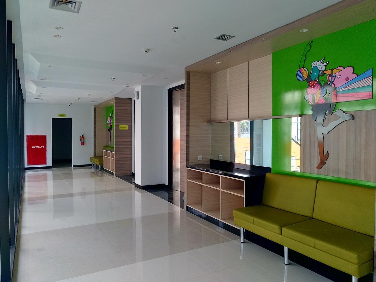 Maxone Platinum Hayam Wuruk Hotel Jakarta Exterior photo