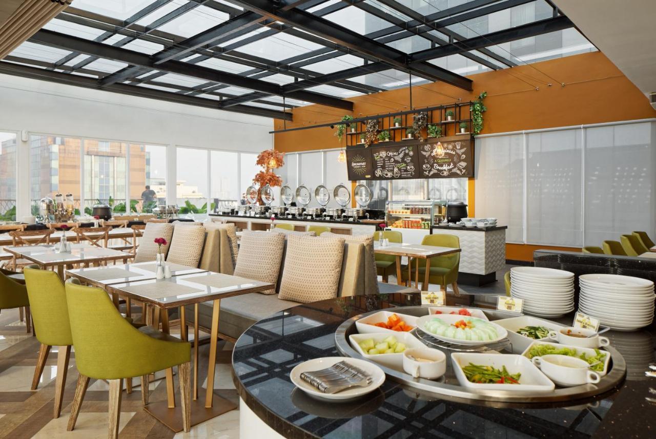 Maxone Platinum Hayam Wuruk Hotel Jakarta Exterior photo