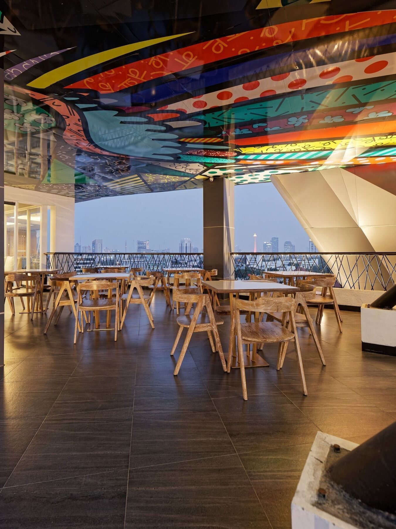 Maxone Platinum Hayam Wuruk Hotel Jakarta Exterior photo