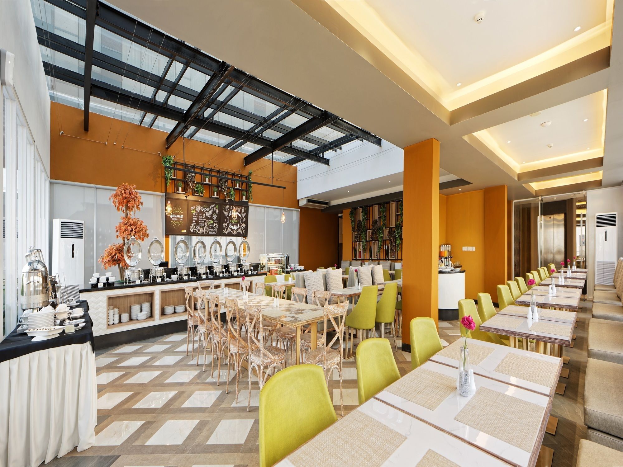 Maxone Platinum Hayam Wuruk Hotel Jakarta Exterior photo