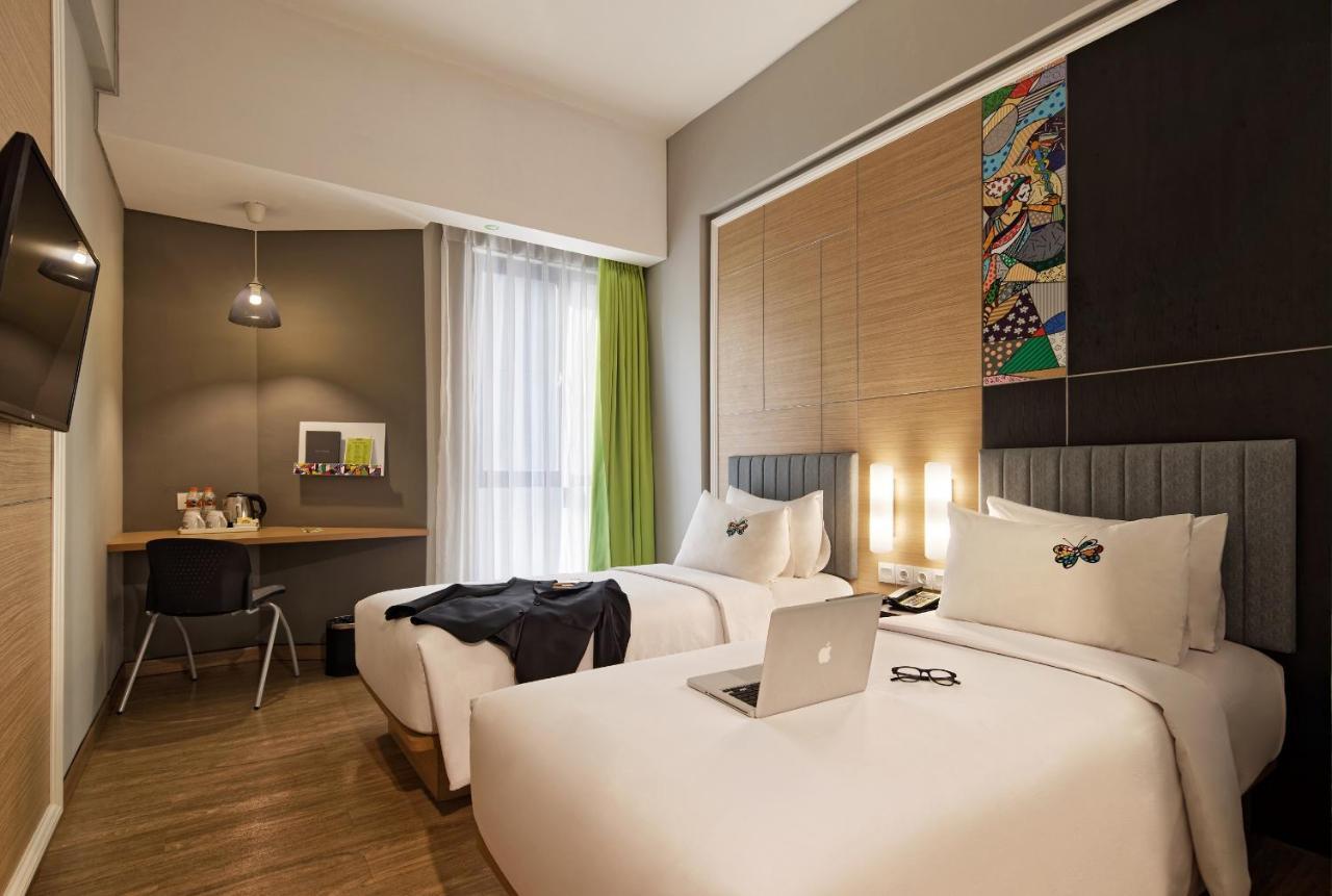 Maxone Platinum Hayam Wuruk Hotel Jakarta Exterior photo